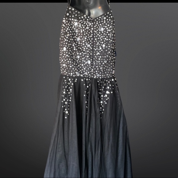 Prom Pageant 
Stunning black formal dress pageant prom etc.. - Picture 12 of 17